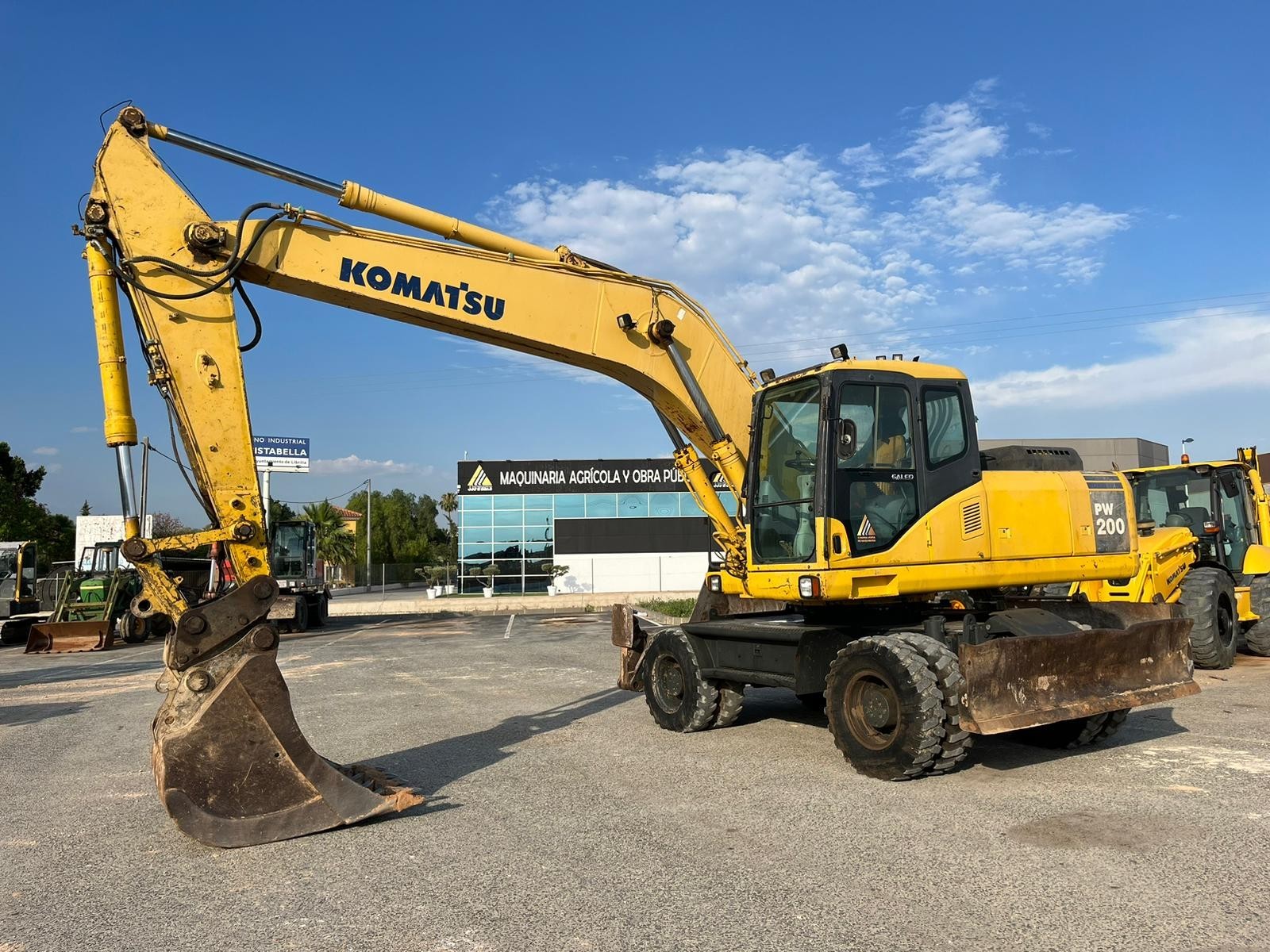 KOMATSU PW200