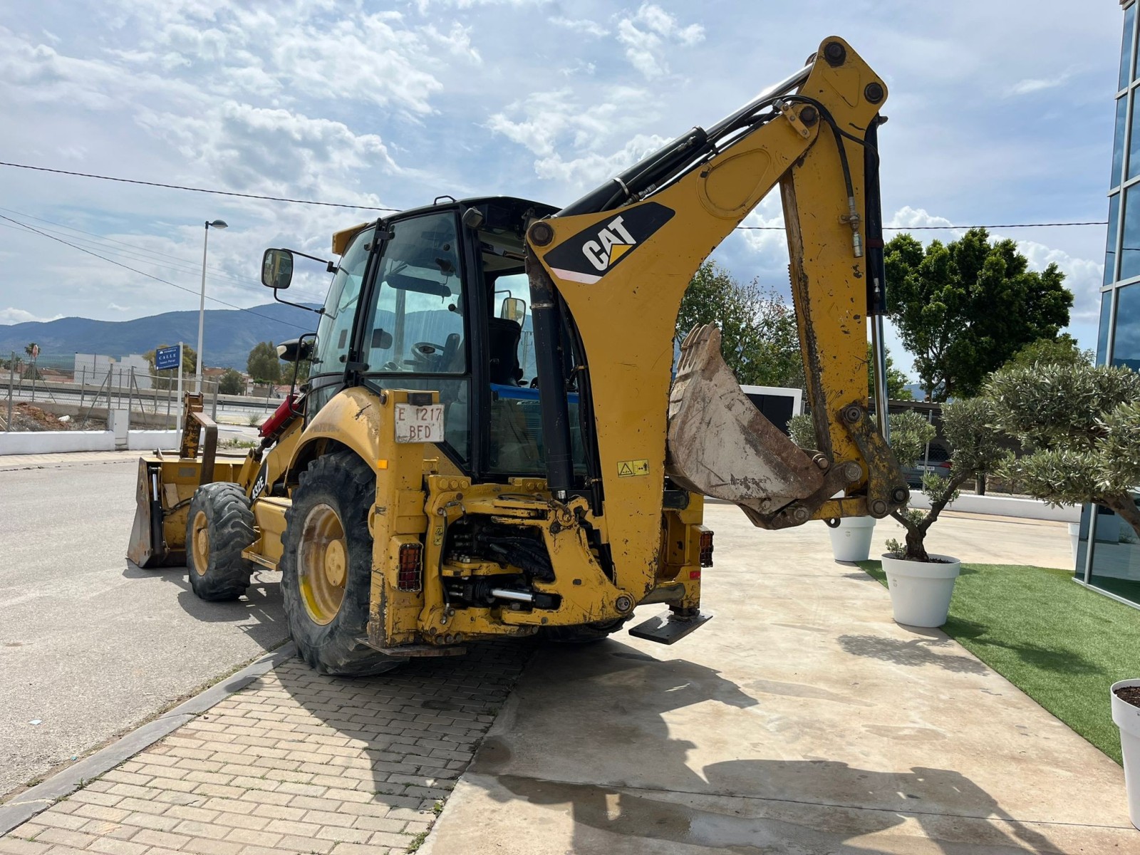 RETROEXCAVADORA CATERPILLAR 432E