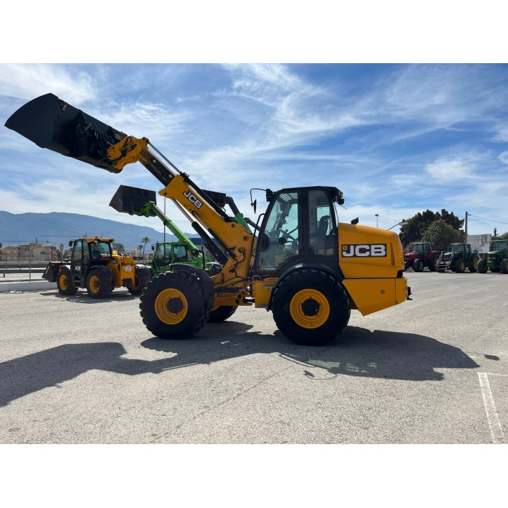 MANIPULADOR TELESCOPICO JCB TM320