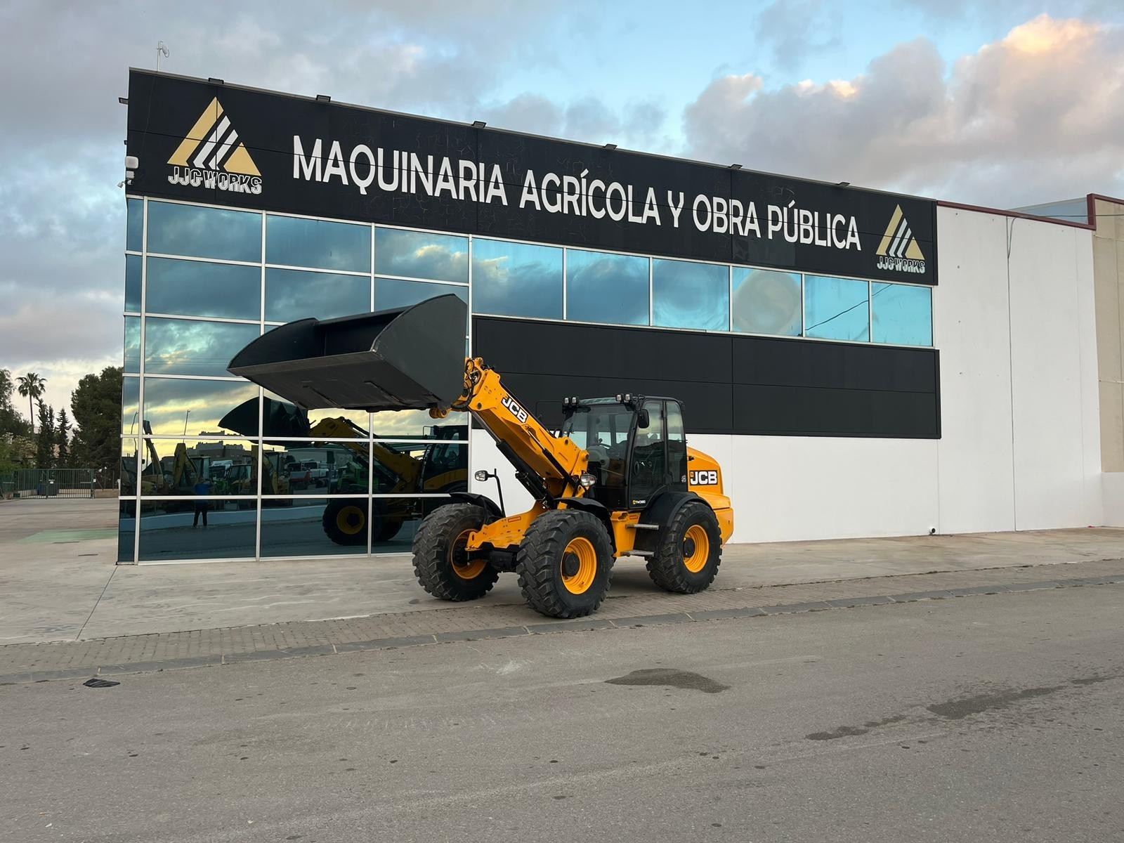 MANIPULADOR TELESCOPICO JCB TM320