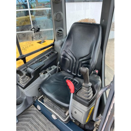 EXCAVADORA DE CADENAS VOLVO ECR88 PLUS