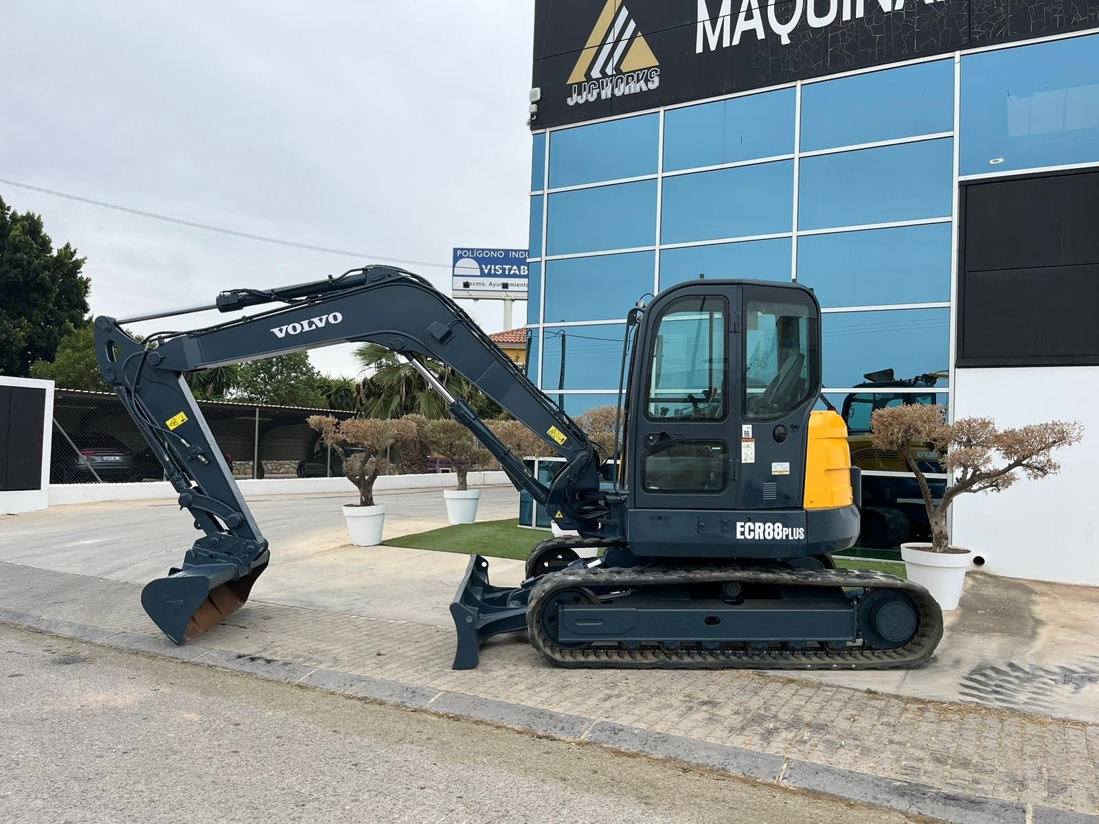 EXCAVADORA DE CADENAS VOLVO ECR88 PLUS