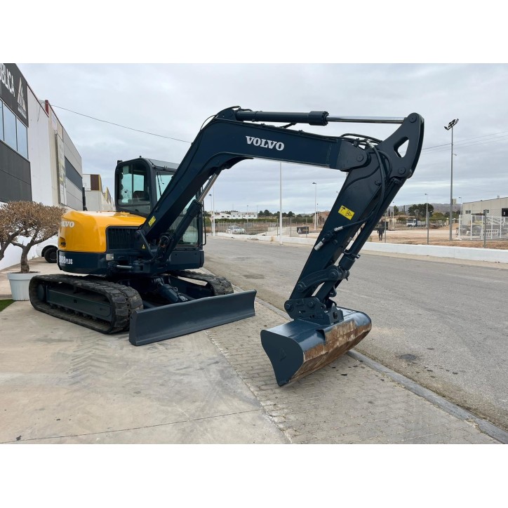 EXCAVADORA DE CADENAS VOLVO ECR88 PLUS