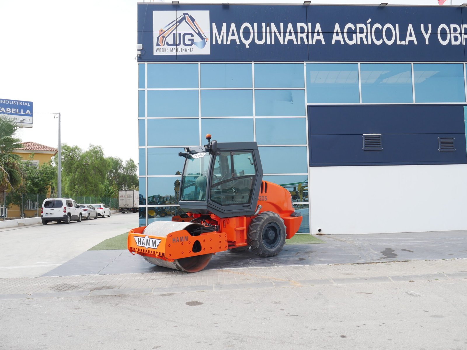 Rodillo vibrante Hamm 3205 del año 2006 con 2890 horas, tambor de 1.370 mm y motor Deutz