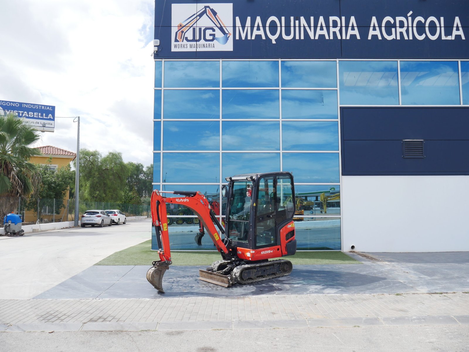Miniexcavadora Kubota KX019-4 del año 2022 con 3.090 horas, diseño compacto y motor Stage V