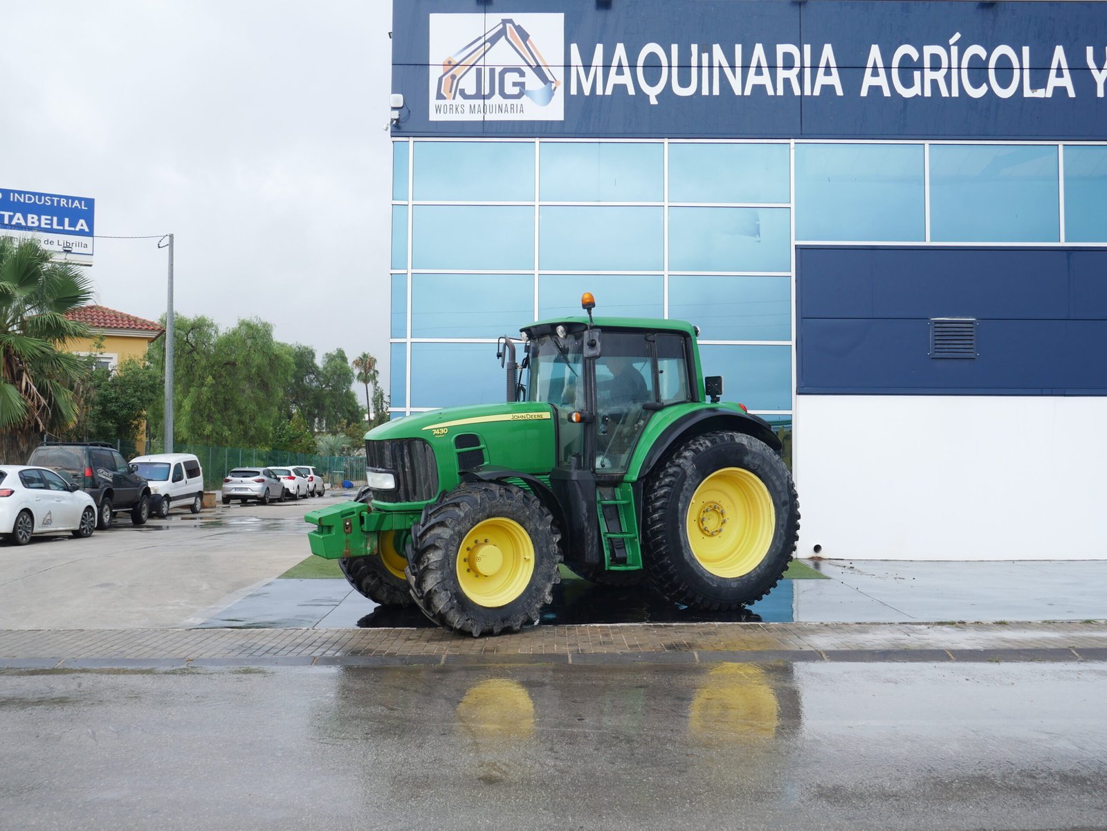 Tractor John Deere 7430 Premium del año 2009 con 18.300 horas y motor PowerTech Plus de 167 CV
