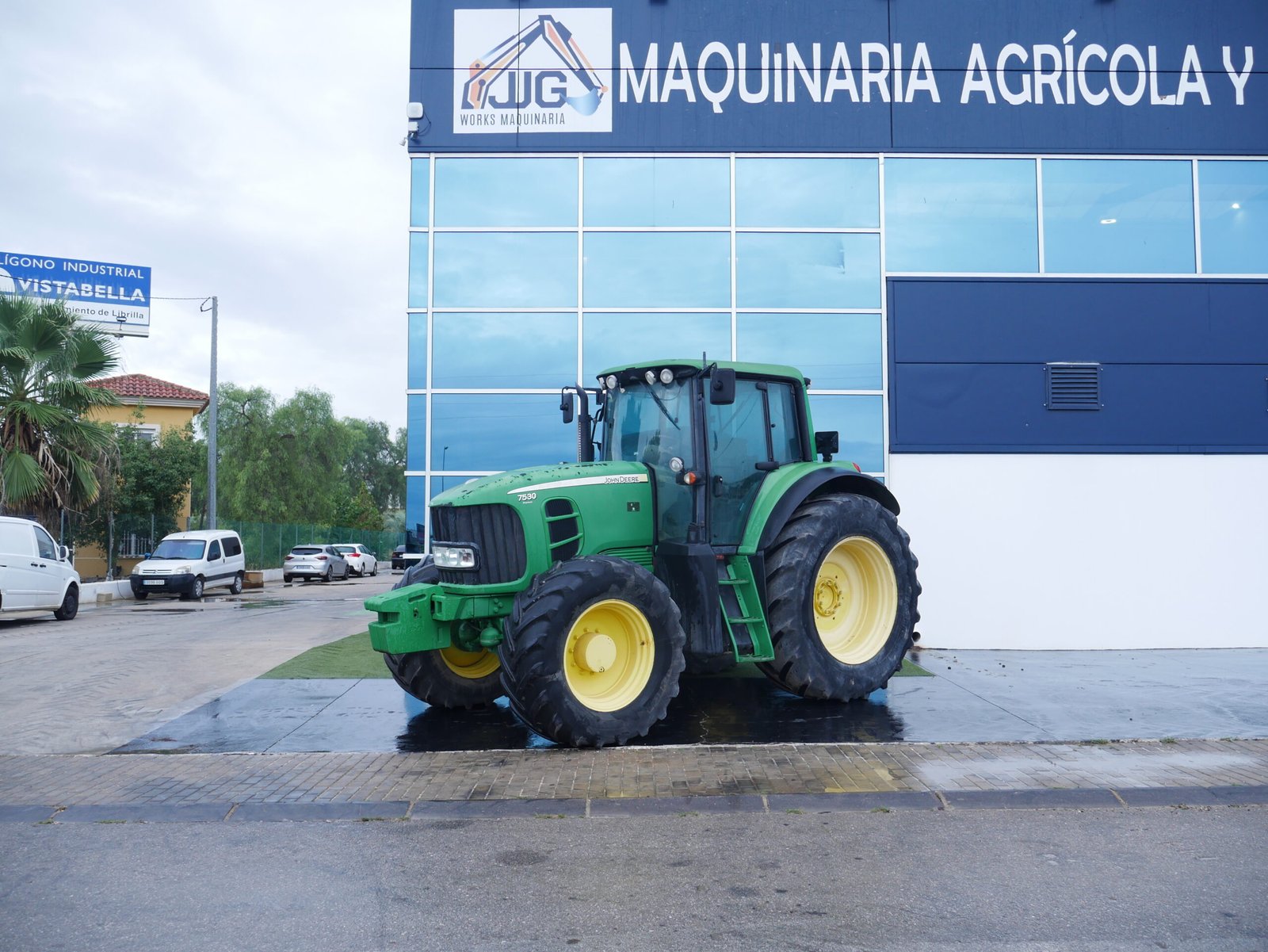 Tractor John Deere 7530 Premium del año 2010 con 14.000 horas y motor PowerTech Plus de 180 CV