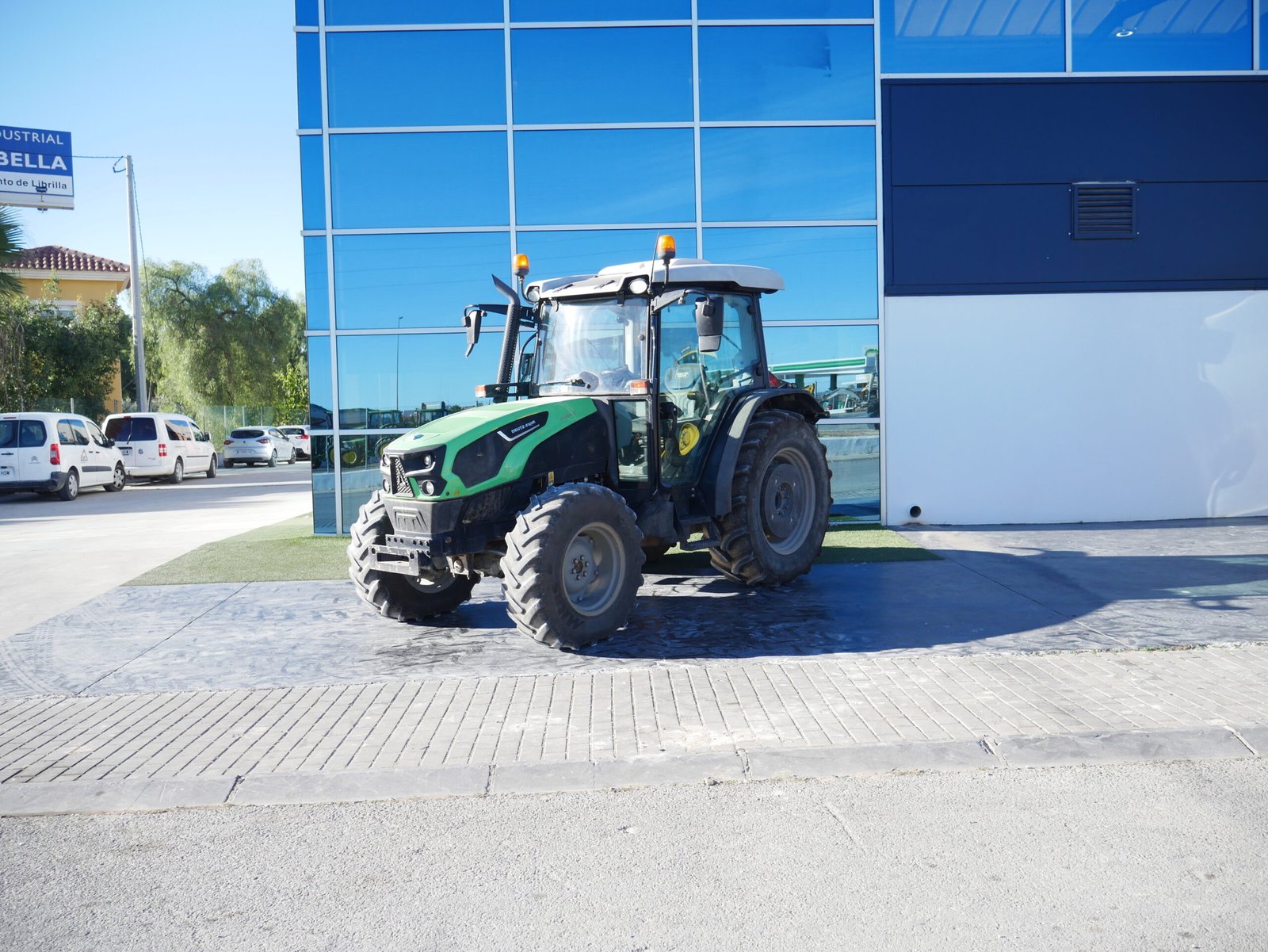 Tractor Deutz-Fahr 5100.4 D del 2020 con 1.900 horas