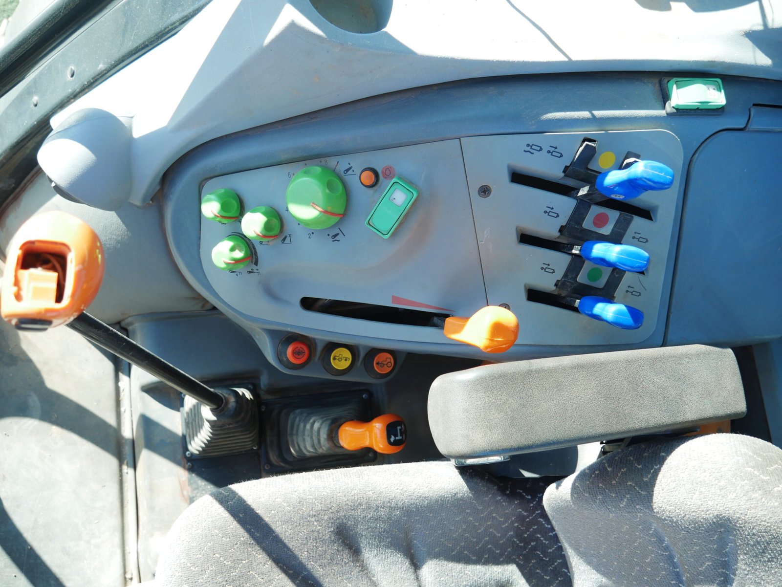 Tractor Deutz-Fahr 5100.4 D del 2020 con 1.900 horas