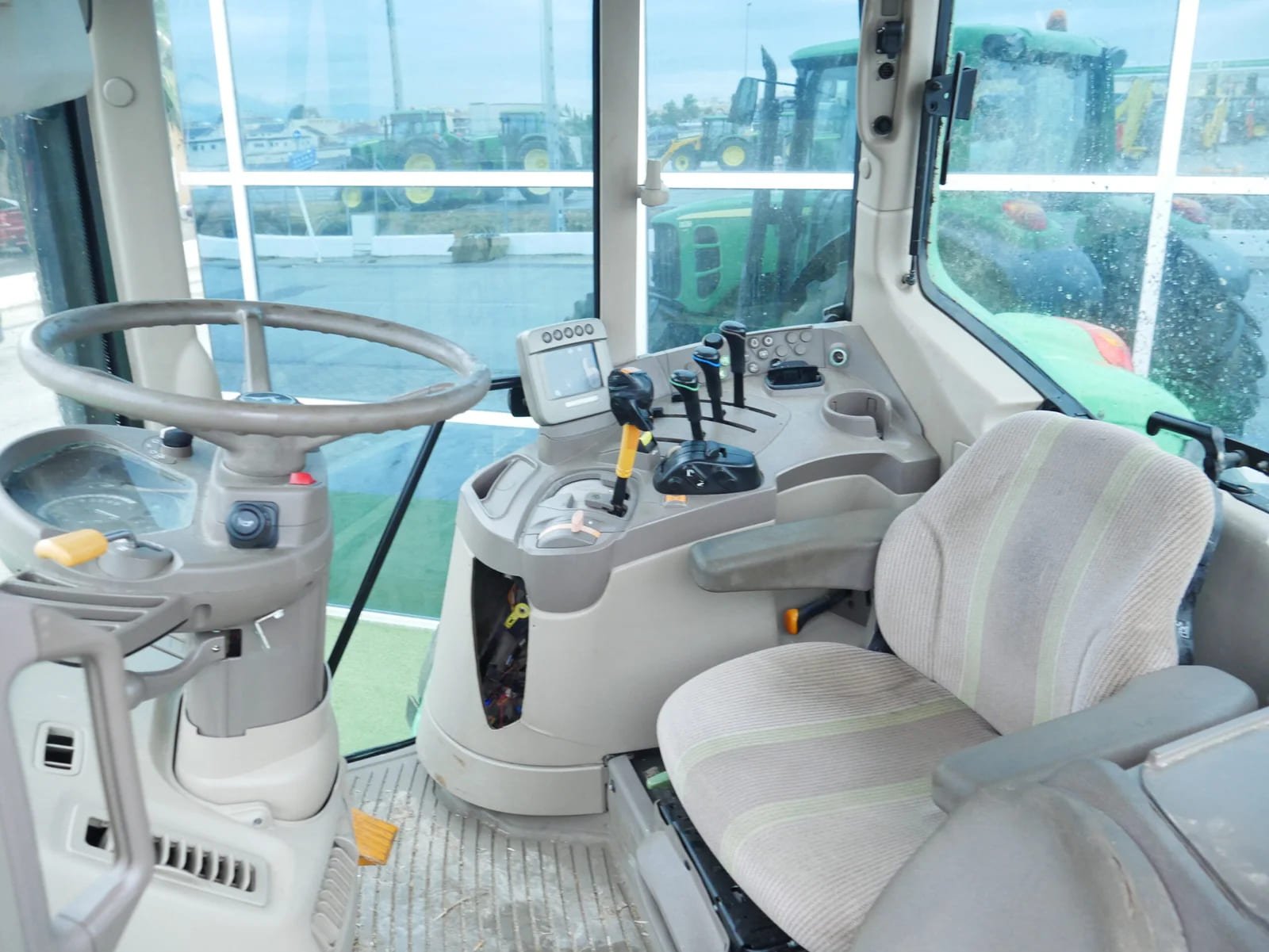 Tractor John Deere 6630 Premium-segunda mano (5)