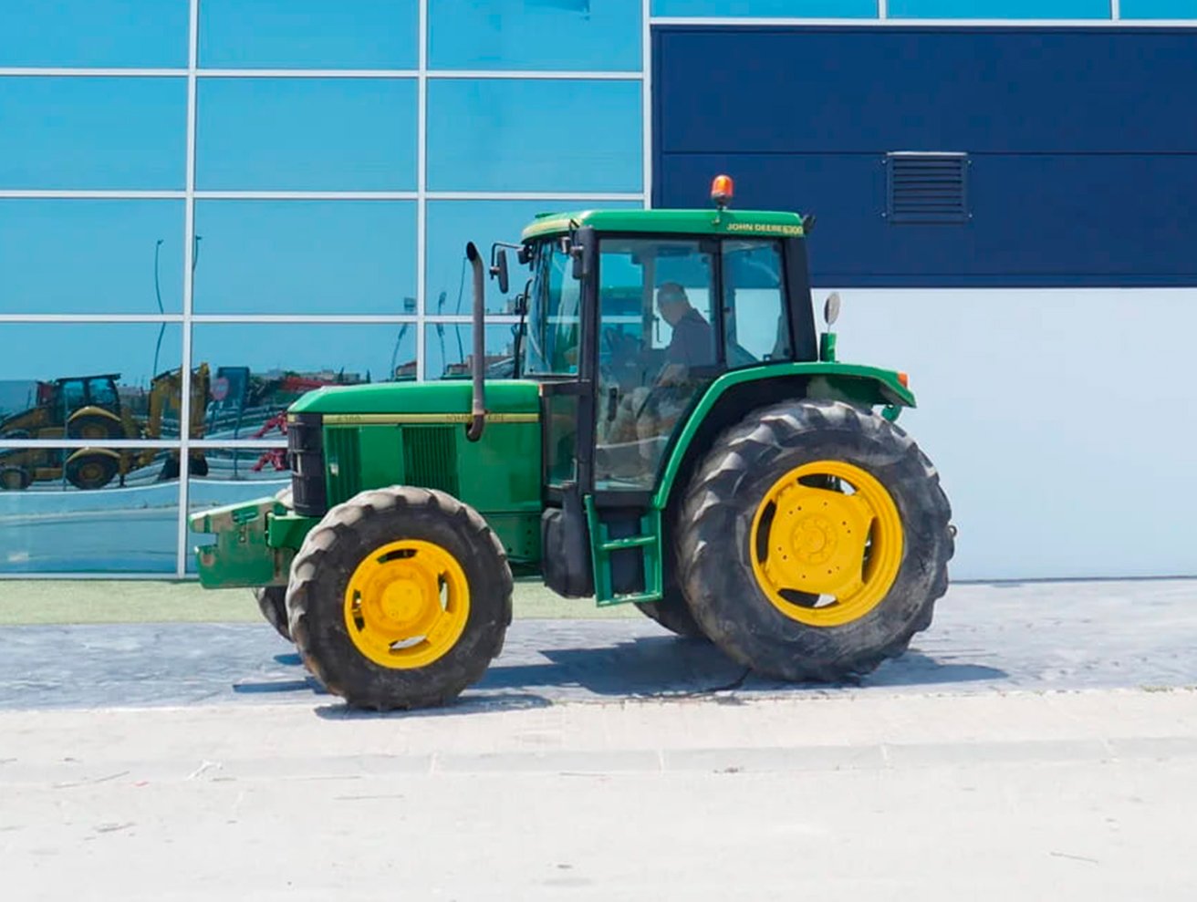 Tractor-John_Deere-6300 (2)