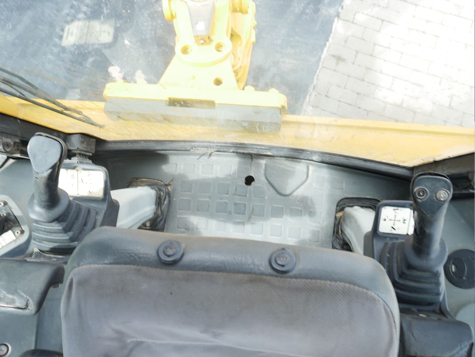 Komatsu WB97R preparada para incorporación inmediata