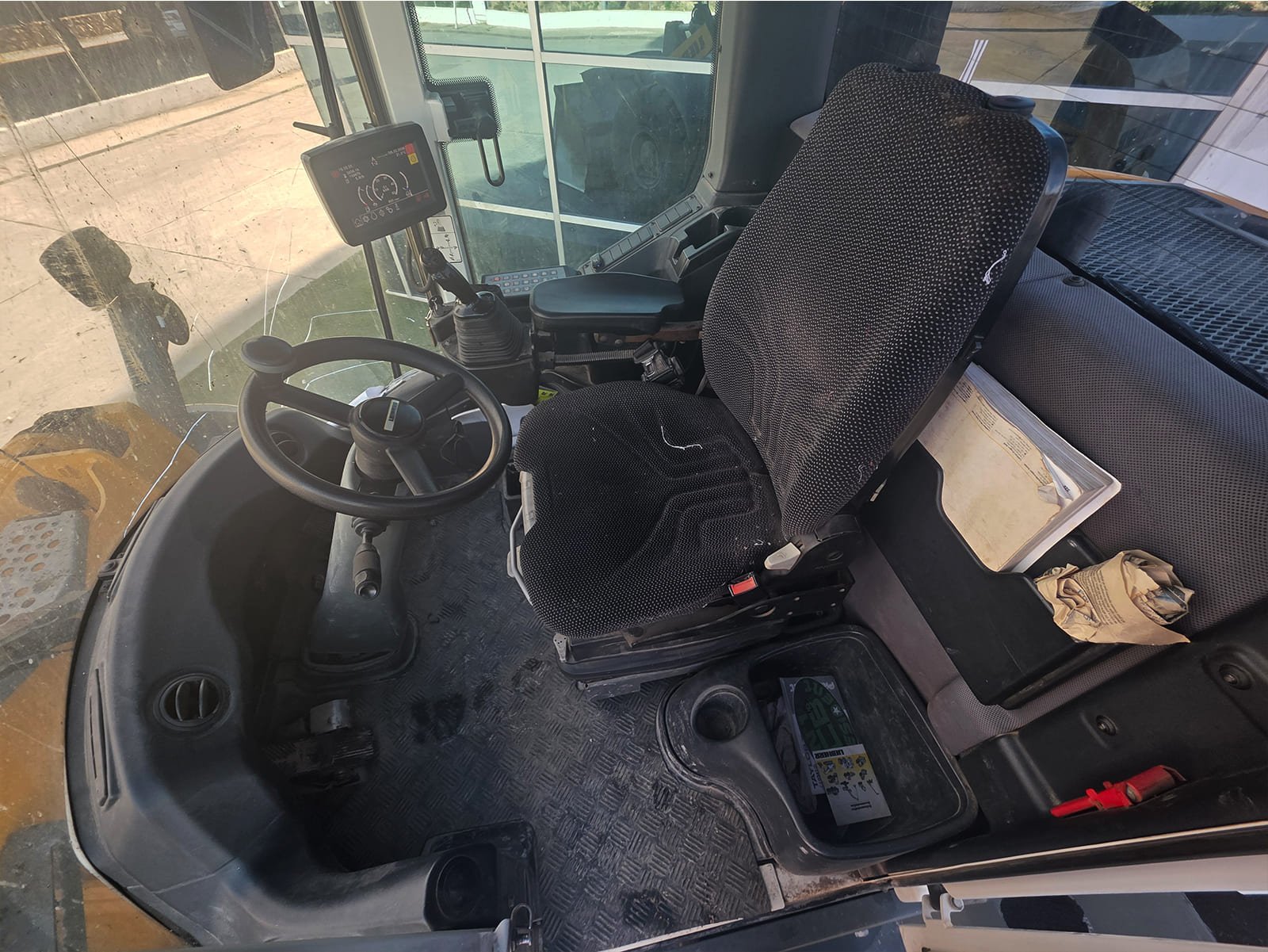 Pala cargadora Liebherr lista para incorporación inmediata