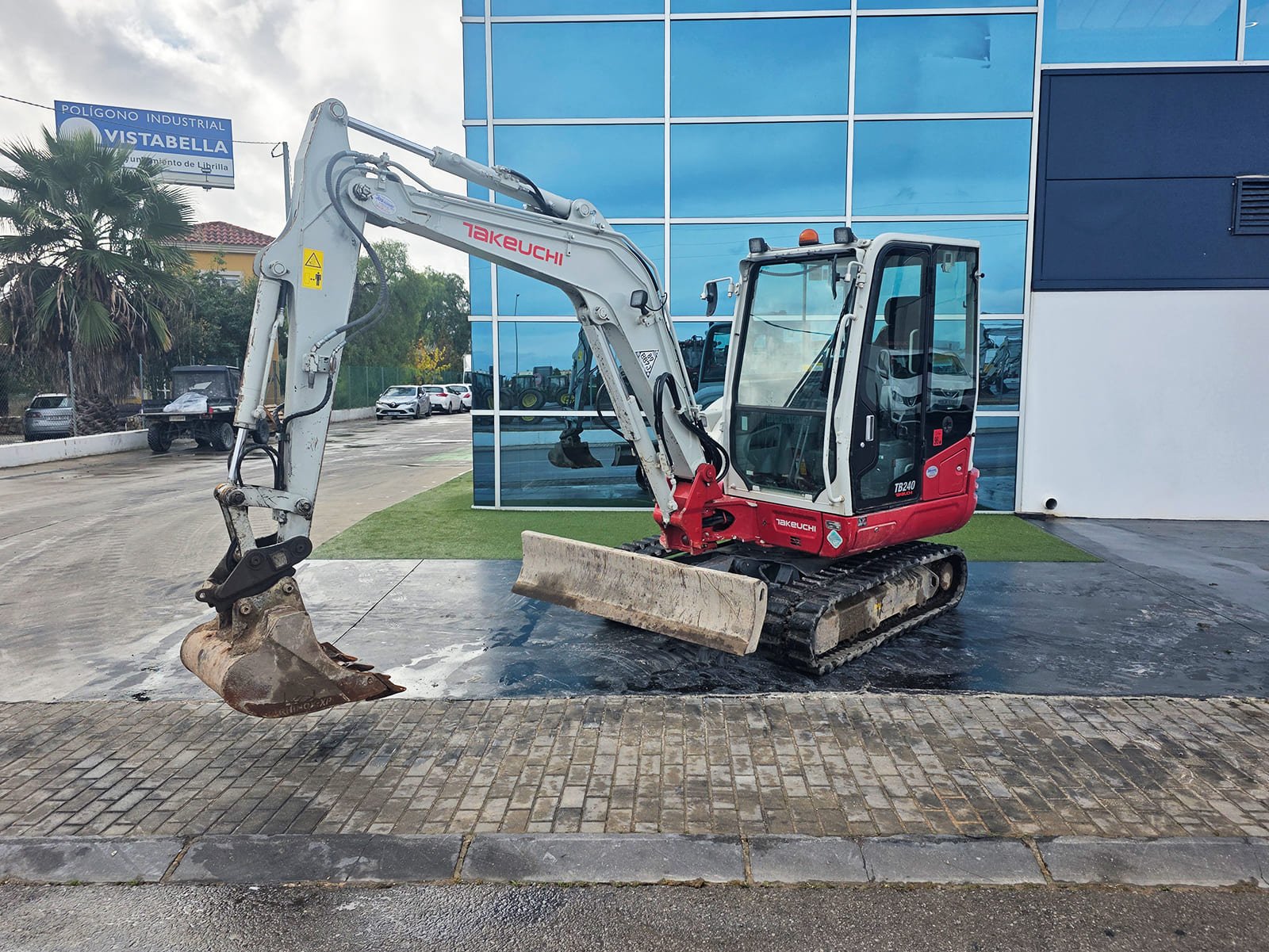 Takeuchi TB240 bajo coste operativo