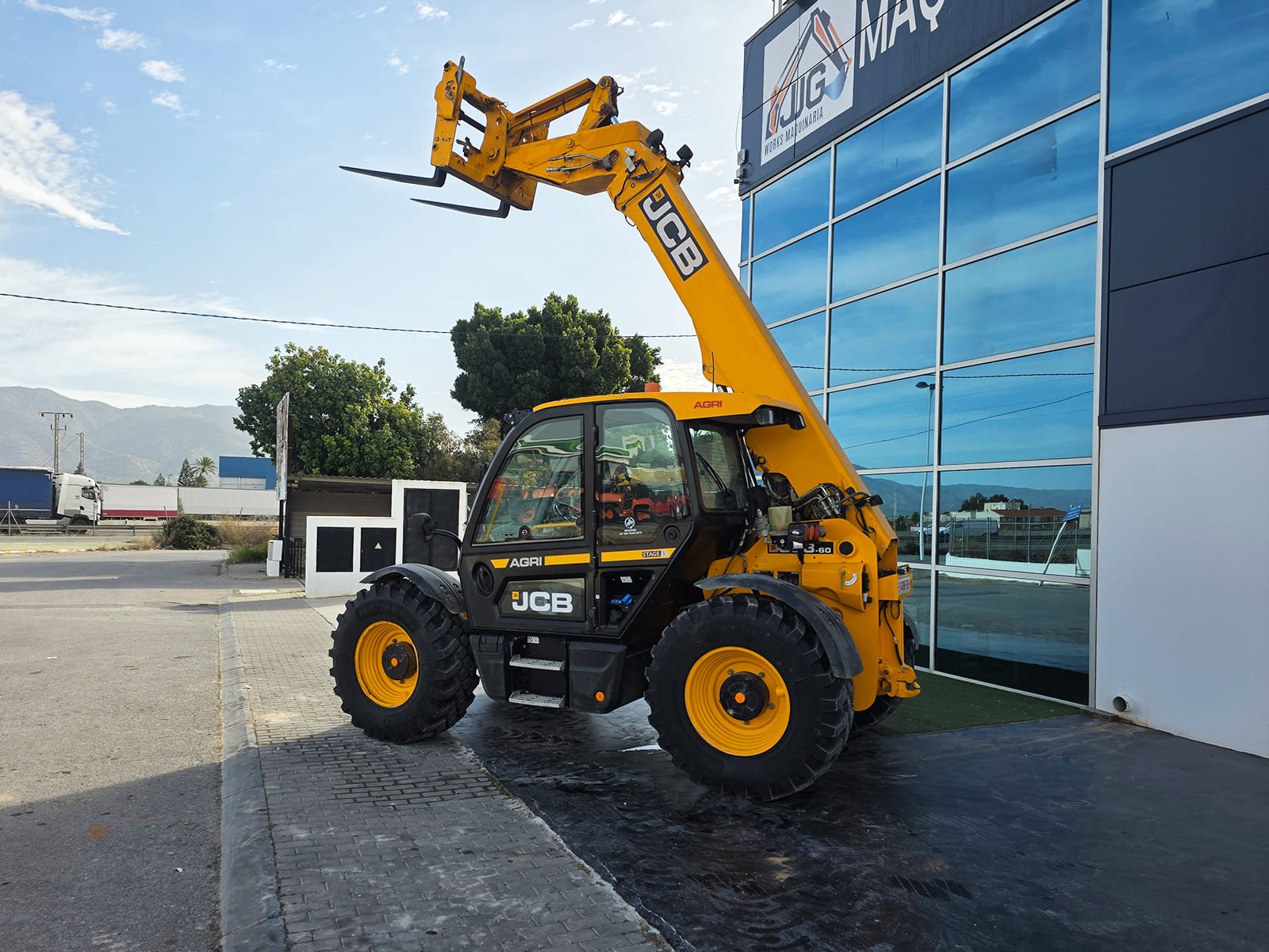 Manipulador telescópico JCB para pallets agrícolas