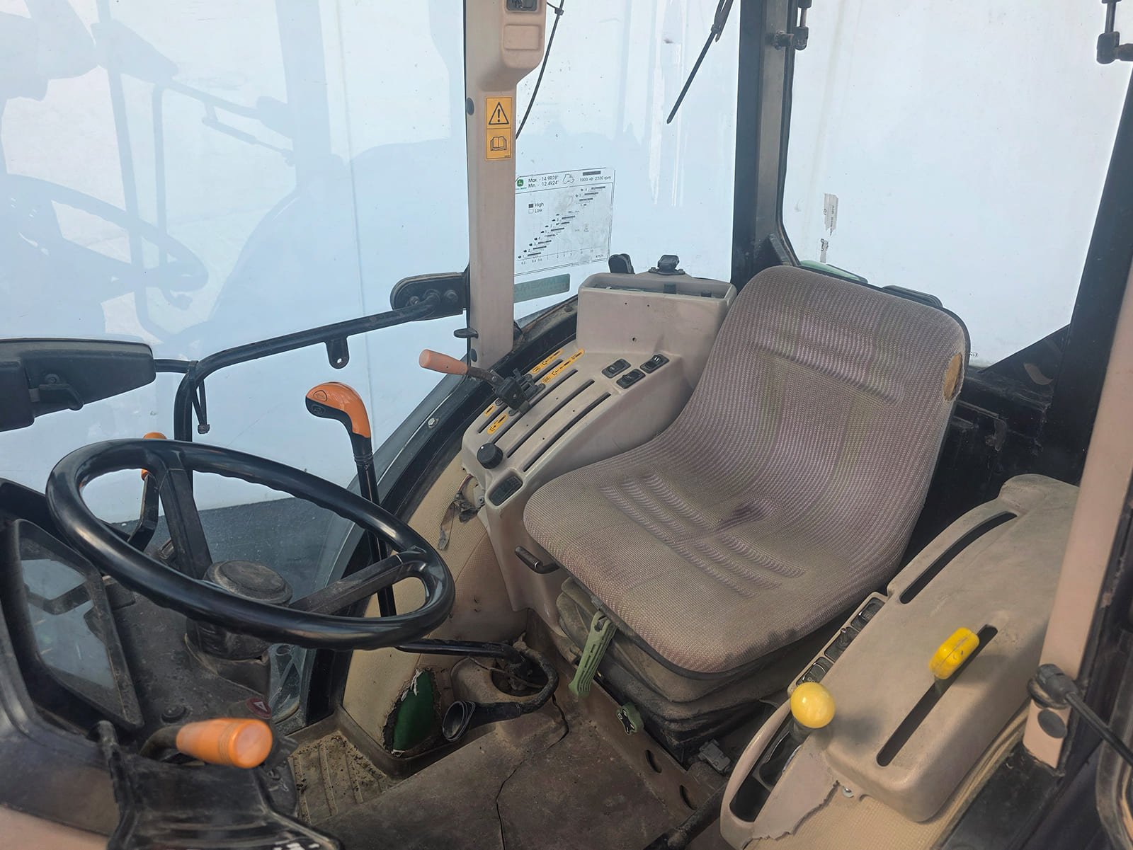 John Deere 5515 F maquinaria agrícola profesional