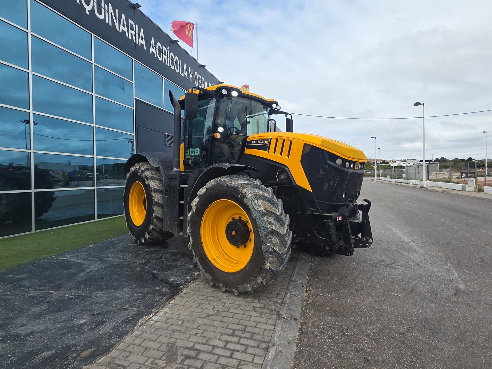 Tractor agrícola JCB Fastrac 8330 2020 vista lateral