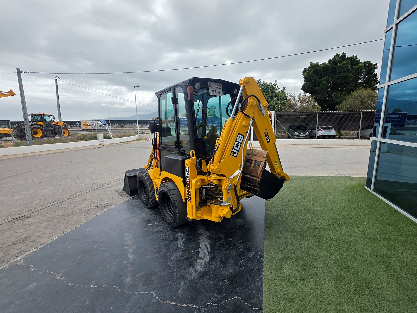 JCB 1CX en mantenimiento municipal Cabina panorámica JCB 1CX JCB 1CX segunda mano en venta