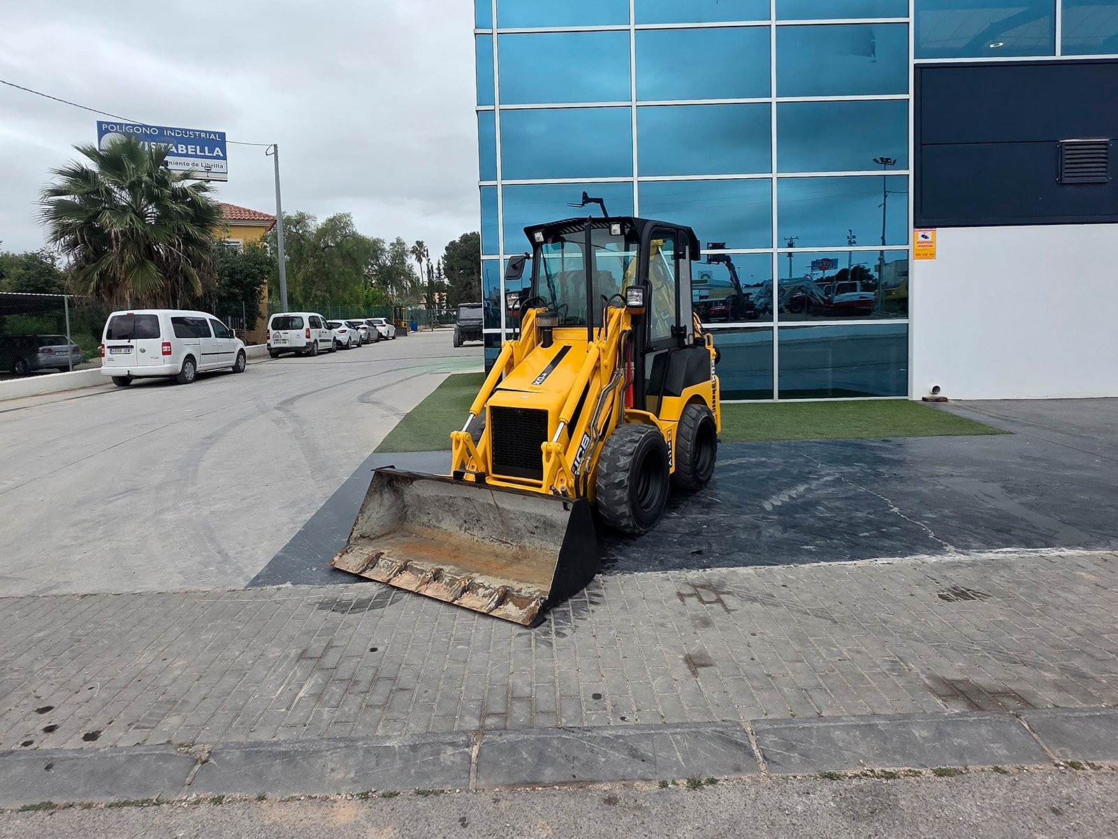 JCB 1CX en mantenimiento municipal Cabina panorámica JCB 1CX JCB 1CX segunda mano en venta
