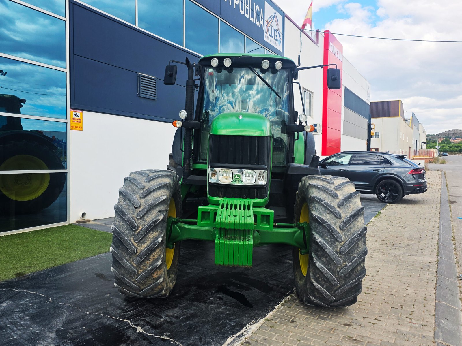 John Deere 7530 Premium 2011 segunda mano vista lateral Tractor John Deere 7530 Premium 180 CV en campo John Deere 7530 Premium trabajando en explotación agrícola