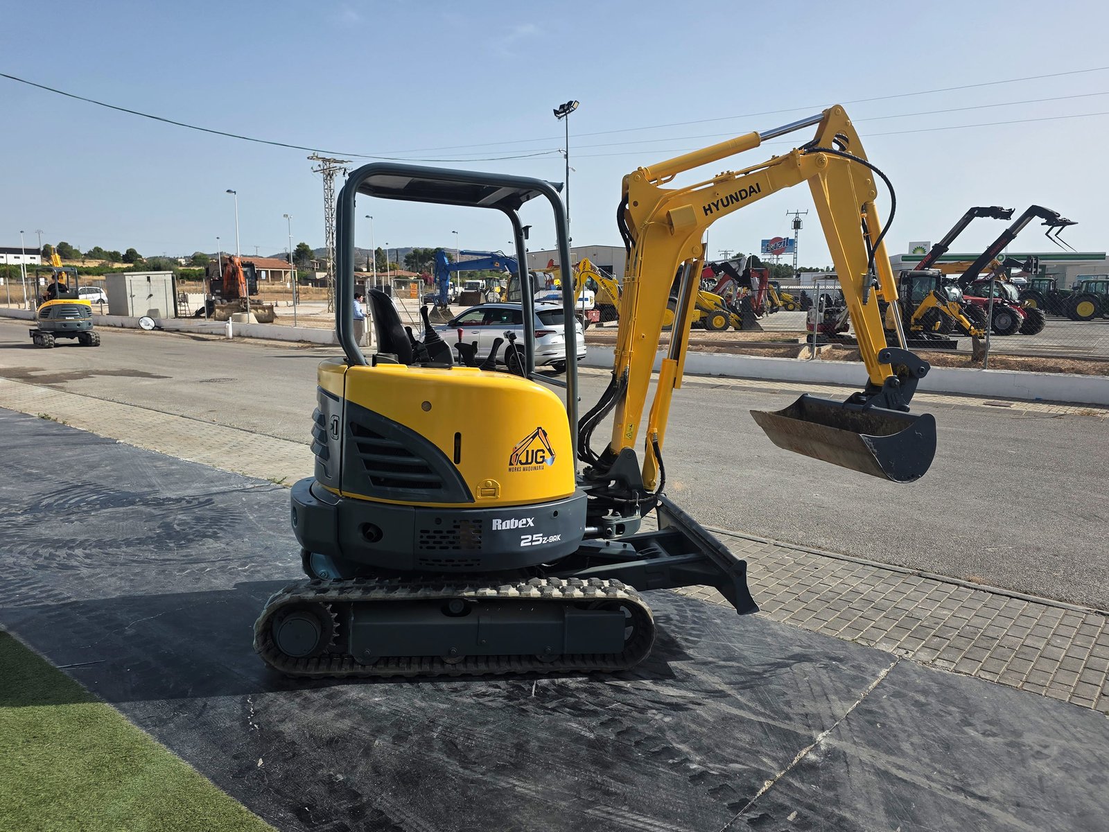 Hyundai R25Z-9AK segunda mano vista lateral Miniexcavadora Hyundai R25Z-9AK 2021 Hyundai R25Z-9AK con 2000 horas