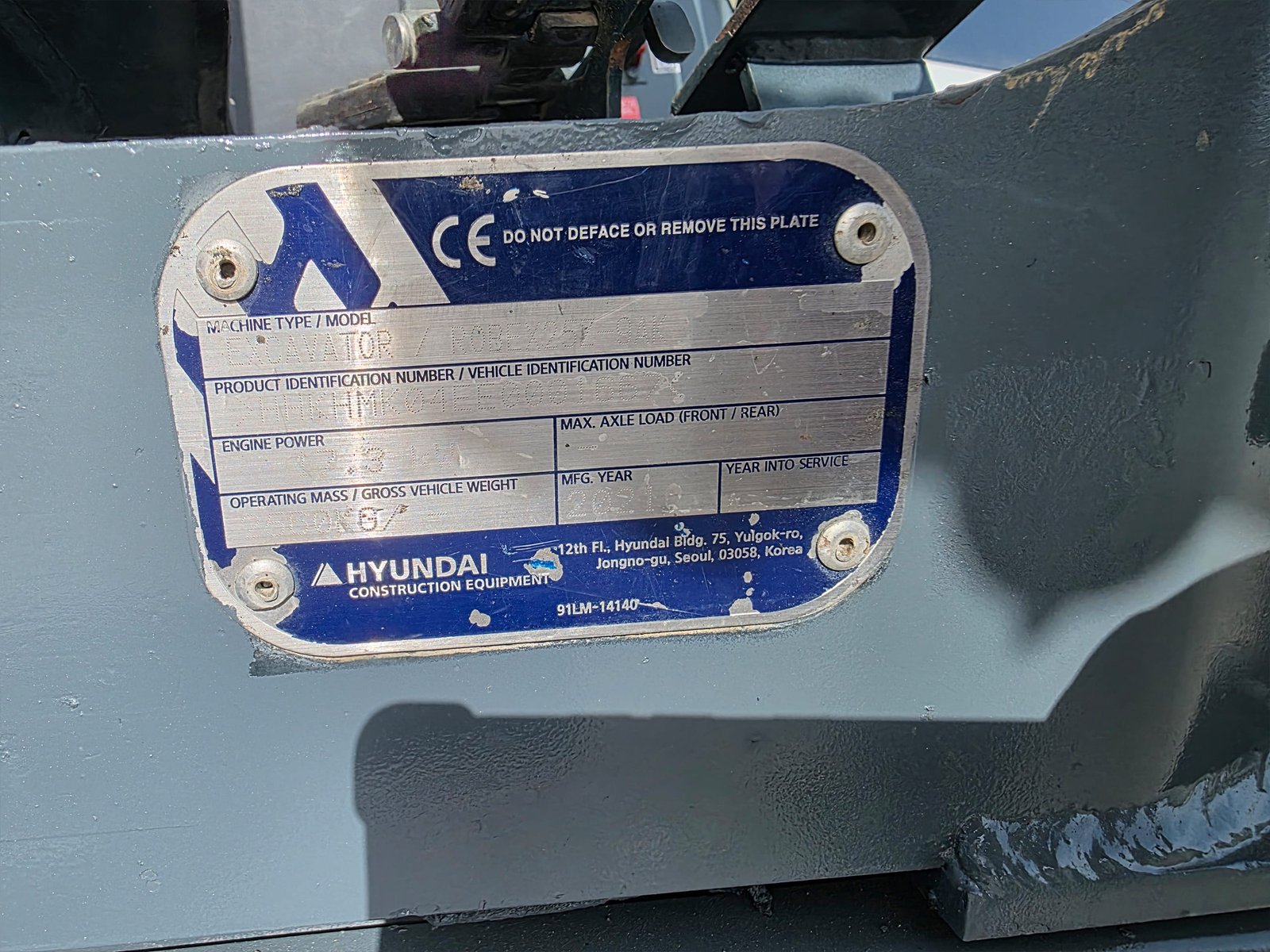 Excavadora compacta Hyundai usada Hyundai R25Z-9AK en movimiento de tierras Sistema hidráulico Hyundai R25Z-9AK Hyundai R25Z-9AK maquinaria de segunda mano Miniexcavadora Hyundai moderna 2021 Hyundai R25Z-9AK trabajando en jardín Hyundai R25Z-9AK en venta en Murcia