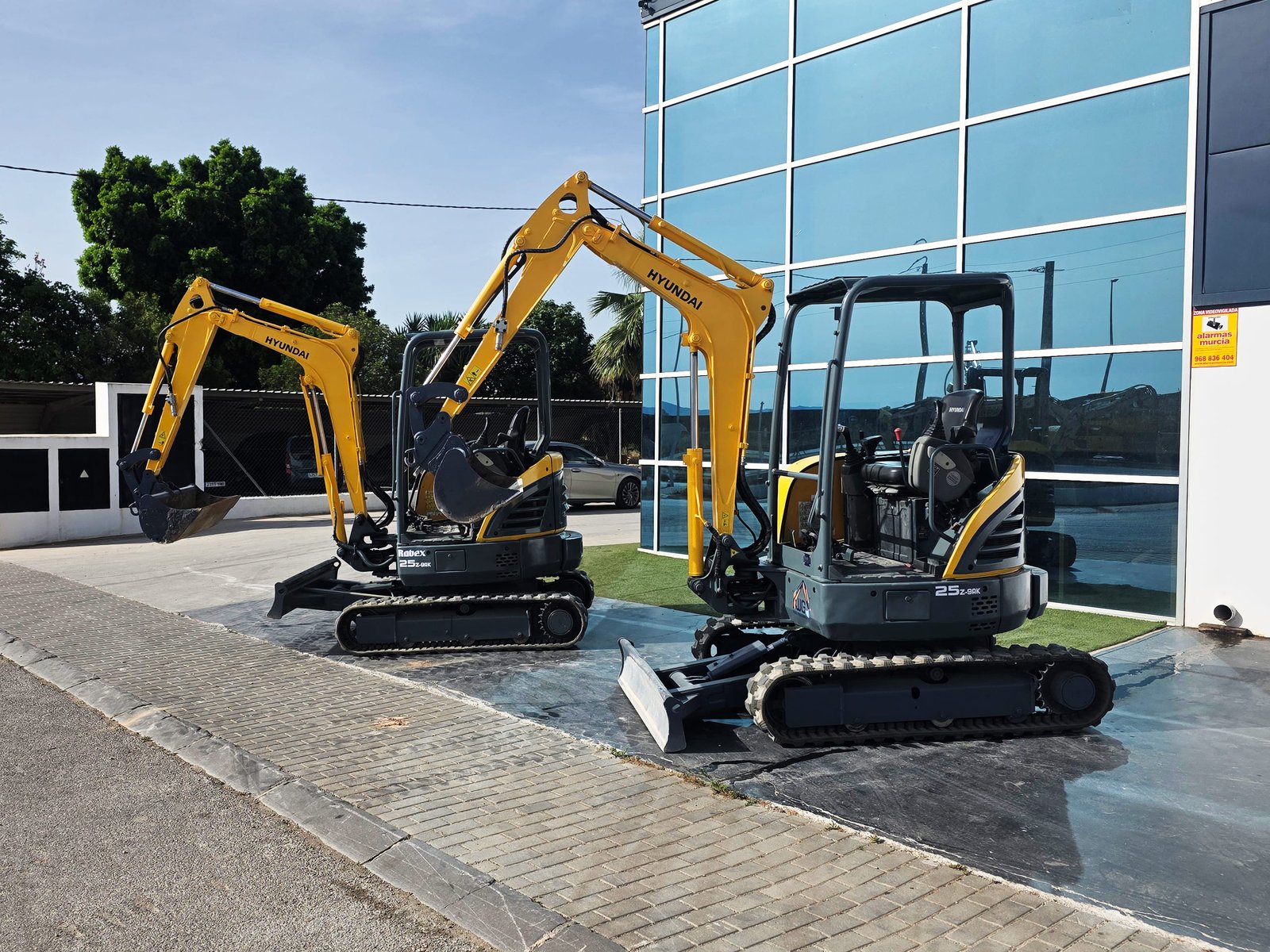 Excavadora compacta Hyundai usada Hyundai R25Z-9AK en movimiento de tierras Sistema hidráulico Hyundai R25Z-9AK Hyundai R25Z-9AK maquinaria de segunda mano