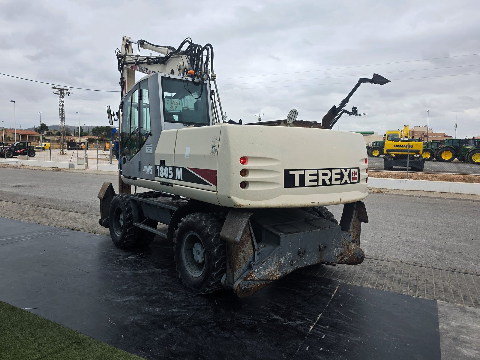Terex Atlas 1805 lista para trabajar Ruedas excavadora Atlas 1805 detalle Excavadora para canalizaciones Atlas 1805 Terex Atlas 1805 maquinaria de segunda mano Detalle del cazo Atlas 1805 Excavadora Terex Atlas en carretera Atlas 1805 en JJG Works maquinaria