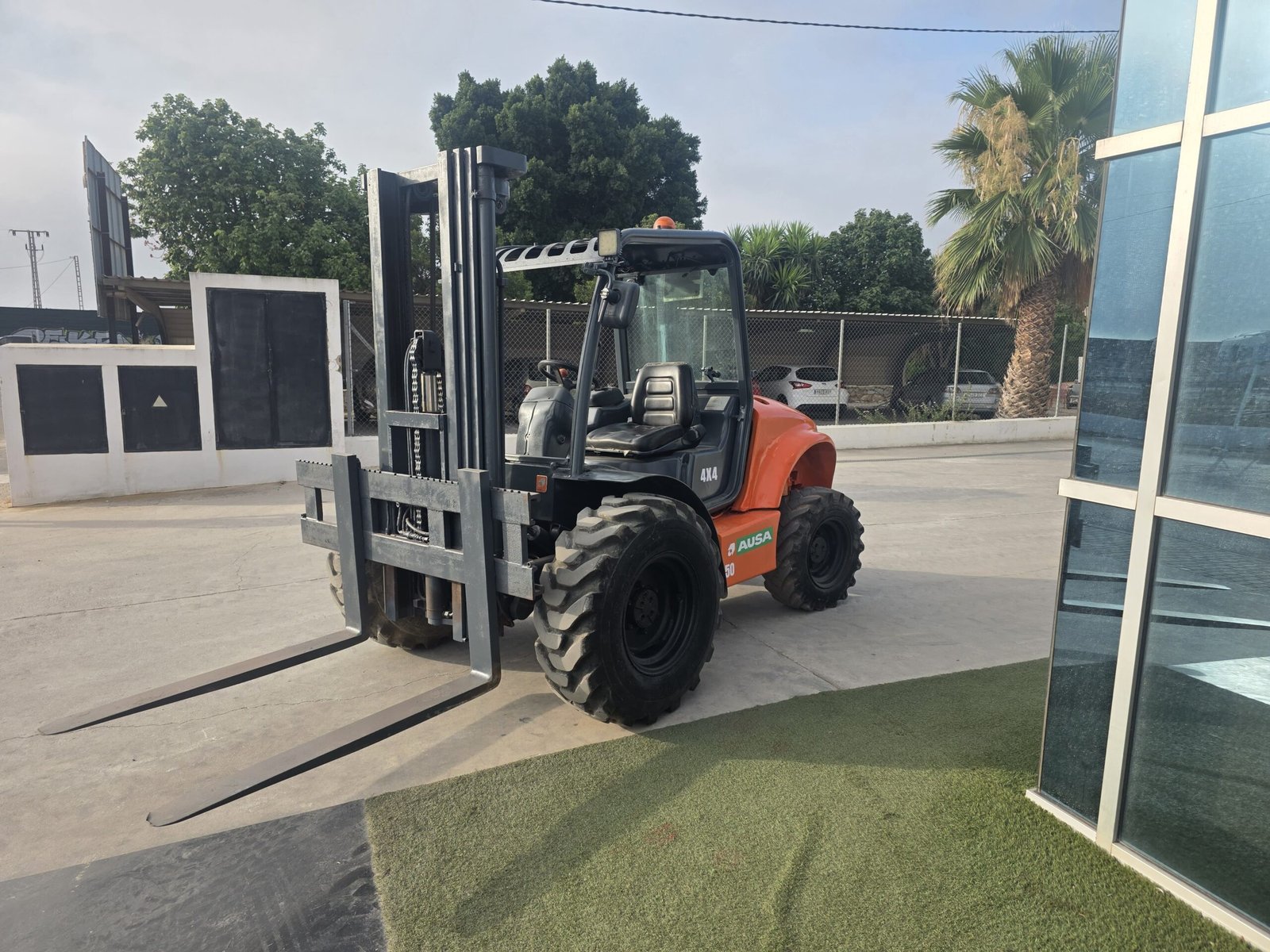 Carretilla elevadora industrial AUSA AUSA CH 250 maquinaria de segunda mano AUSA CH 250 para construcción Carretilla elevadora compacta AUSA CH 250 AUSA CH 250 en JJG Works
