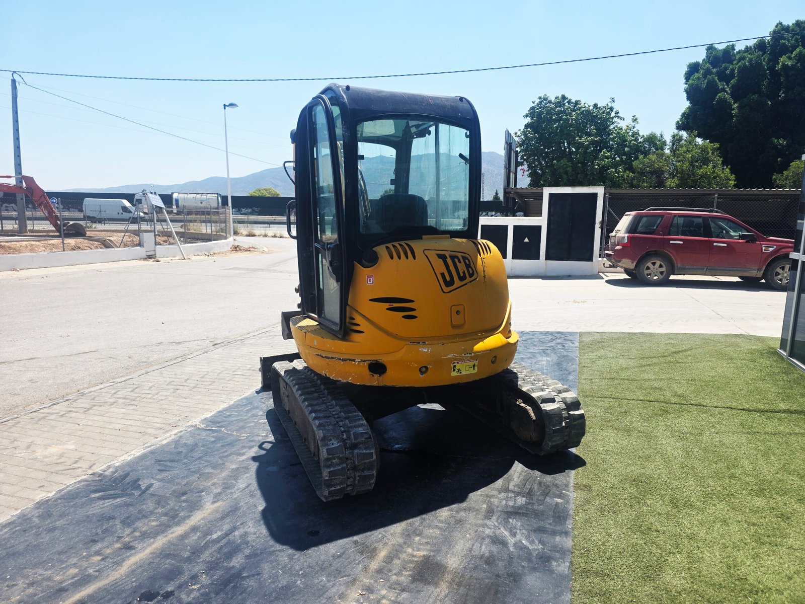 JCB 8035 ZTS segunda mano vista lateral Mini excavadora JCB 8035 ZTS 2007 JCB 8035 ZTS con enganche rápido Vista frontal JCB 8035 ZTS usada Motor Perkins JCB 8035 ZTS Mini excavadora JCB trabajando JCB 8035 ZTS con instalación para martillo hidráulico