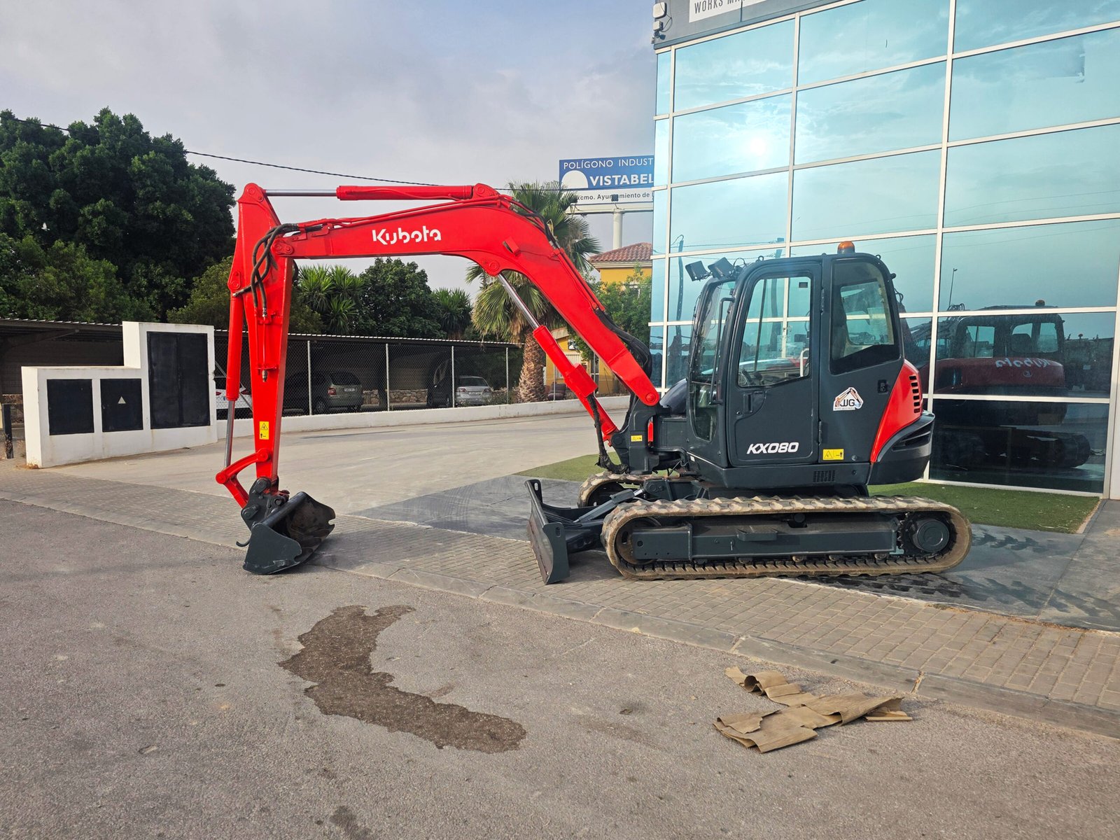 Kubota KX080-3 segunda mano vista lateral Excavadora de cadenas Kubota KX080-3 2006 Kubota KX080-3 con enganche rápido Vista frontal Kubota KX080-3 usada