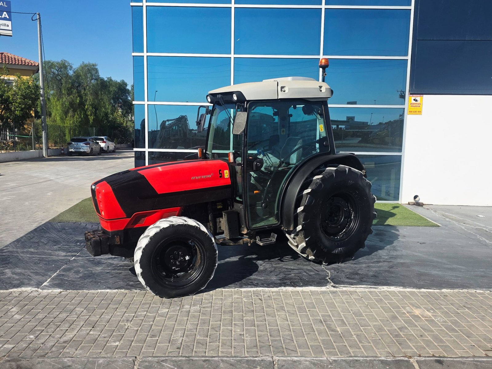 SAME Frutteto 90 DT segunda mano vista lateral Tractor SAME Frutteto 90 DT 2013 SAME Frutteto 90 DT con aire acondicionado Vista frontal SAME Frutteto 90 DT Motor SDF SAME Frutteto 90 DT