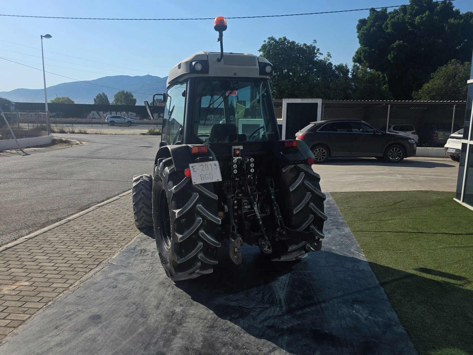 SAME Frutteto 90 DT segunda mano vista lateral Tractor SAME Frutteto 90 DT 2013 SAME Frutteto 90 DT con aire acondicionado Vista frontal SAME Frutteto 90 DT Motor SDF SAME Frutteto 90 DT