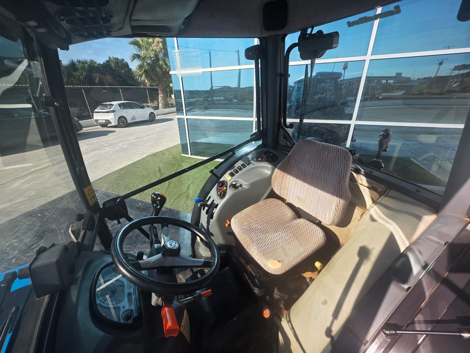 Rodillo compactador para canteras Bomag BW 211 D-3 en construcción de carreteras Bomag BW 211 D-3 en JJG Works