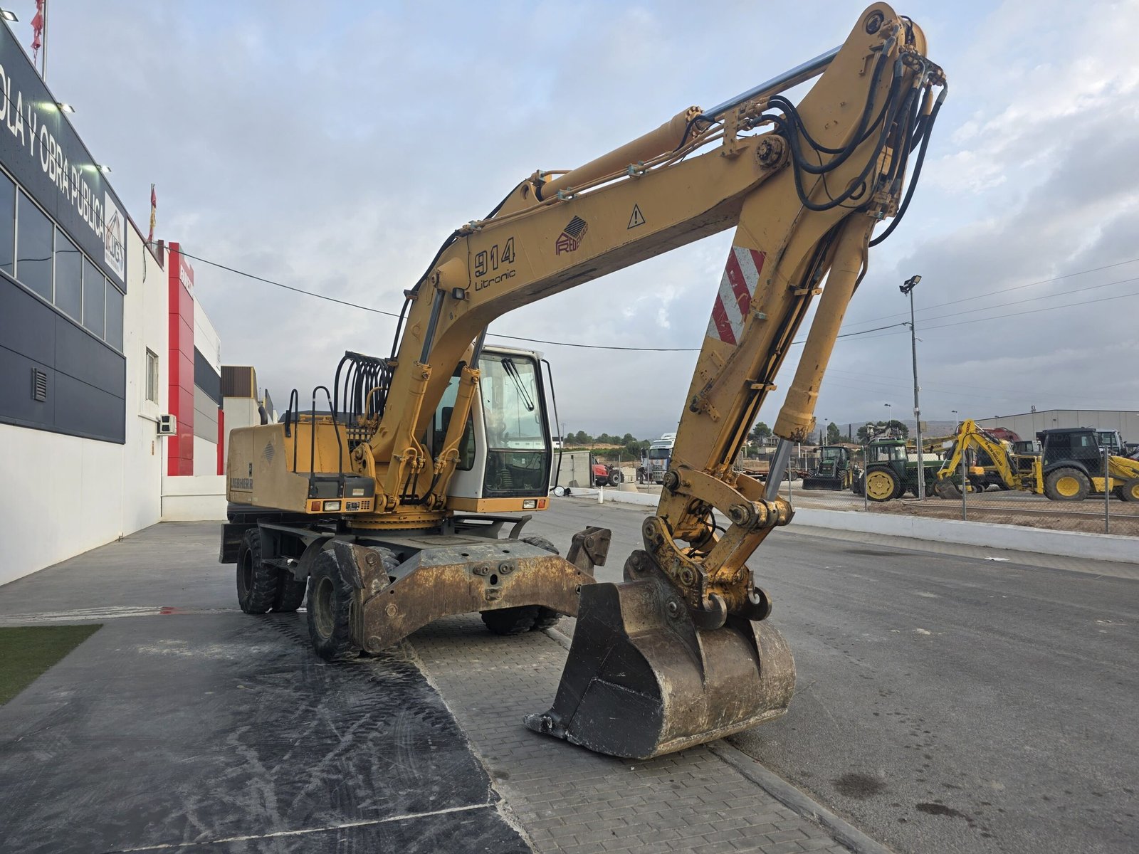Liebherr A 914 maquinaria usada Excavadora Liebherr segunda mano Murcia Liebherr A 914 segunda mano Murcia Liebherr A 914 JJG Works Maquinaria