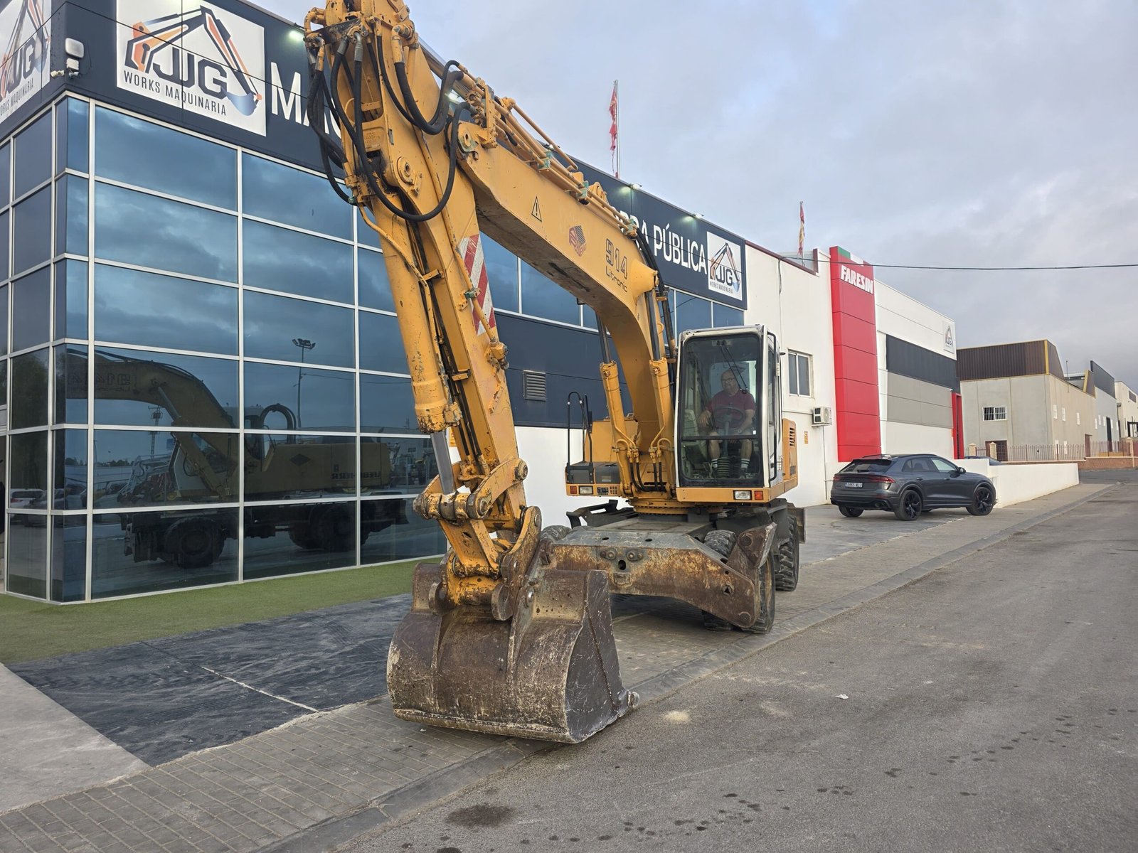 Liebherr A 914 Litronic segunda mano Liebherr A914 segunda mano Excavadora Liebherr A 914 Litronic Liebherr A 914 Litronic año 2003 Liebherr A 914 con 20.000 horas