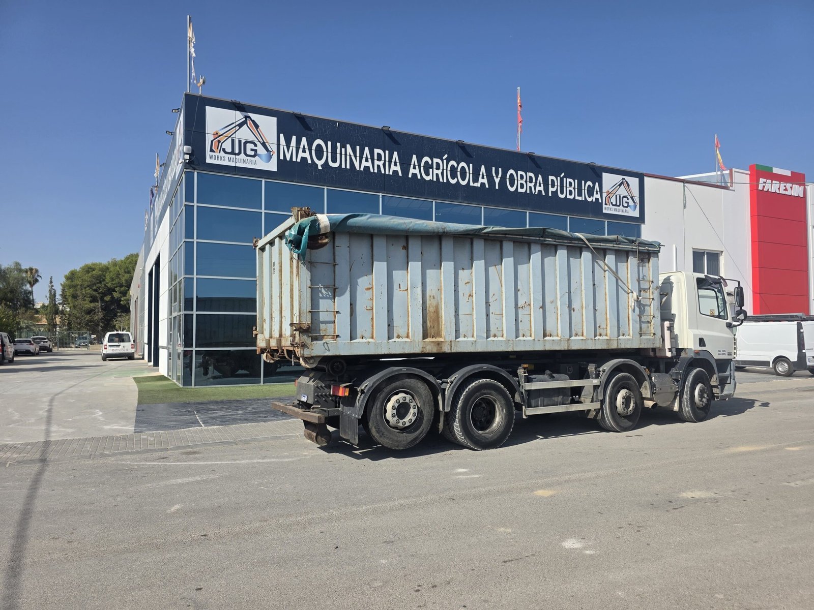 DAF CF 85.360 de ocasión DAF CF 85.360 usado Camión DAF segunda mano Camión DAF 8x2 DAF CF 85.360 cuatro ejes Camión DAF cuatro ejes