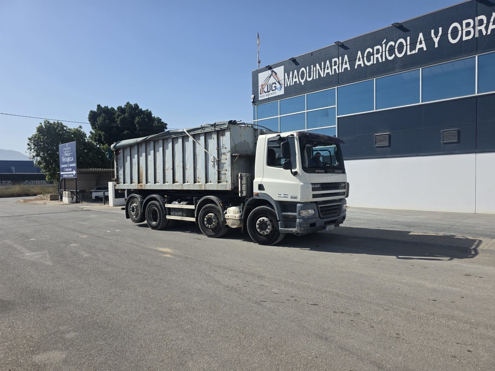 DAF CF 85.360 de ocasión DAF CF 85.360 usado Camión DAF segunda mano Camión DAF 8x2 DAF CF 85.360 cuatro ejes Camión DAF cuatro ejes