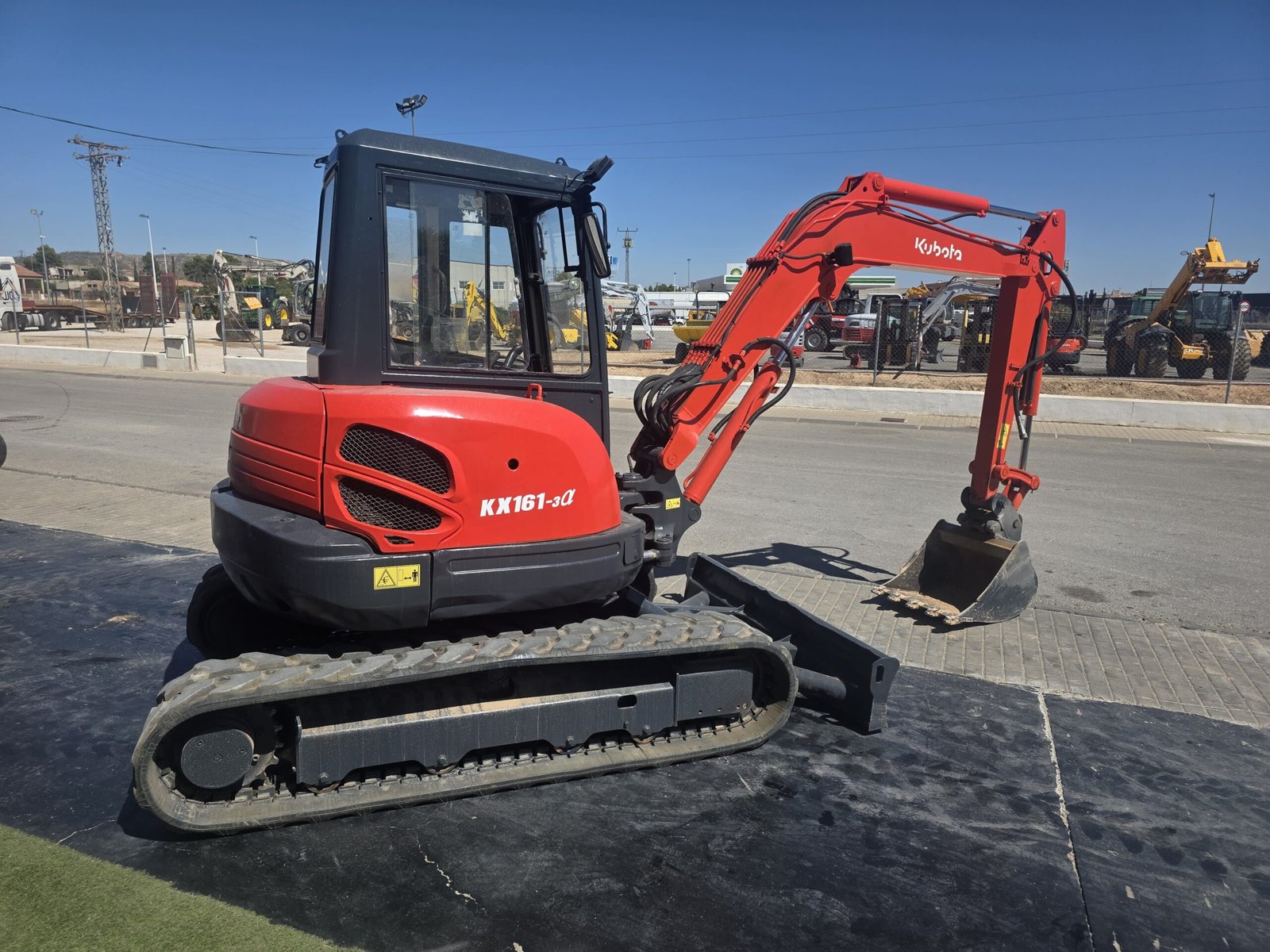 Kubota KX161 vista lateral Kubota KX161 vista frontal Kubota KX161 vista trasera Kubota KX161 enganche rápido Enganche rápido Kubota KX161 Kubota KX161 cazo 60 cm