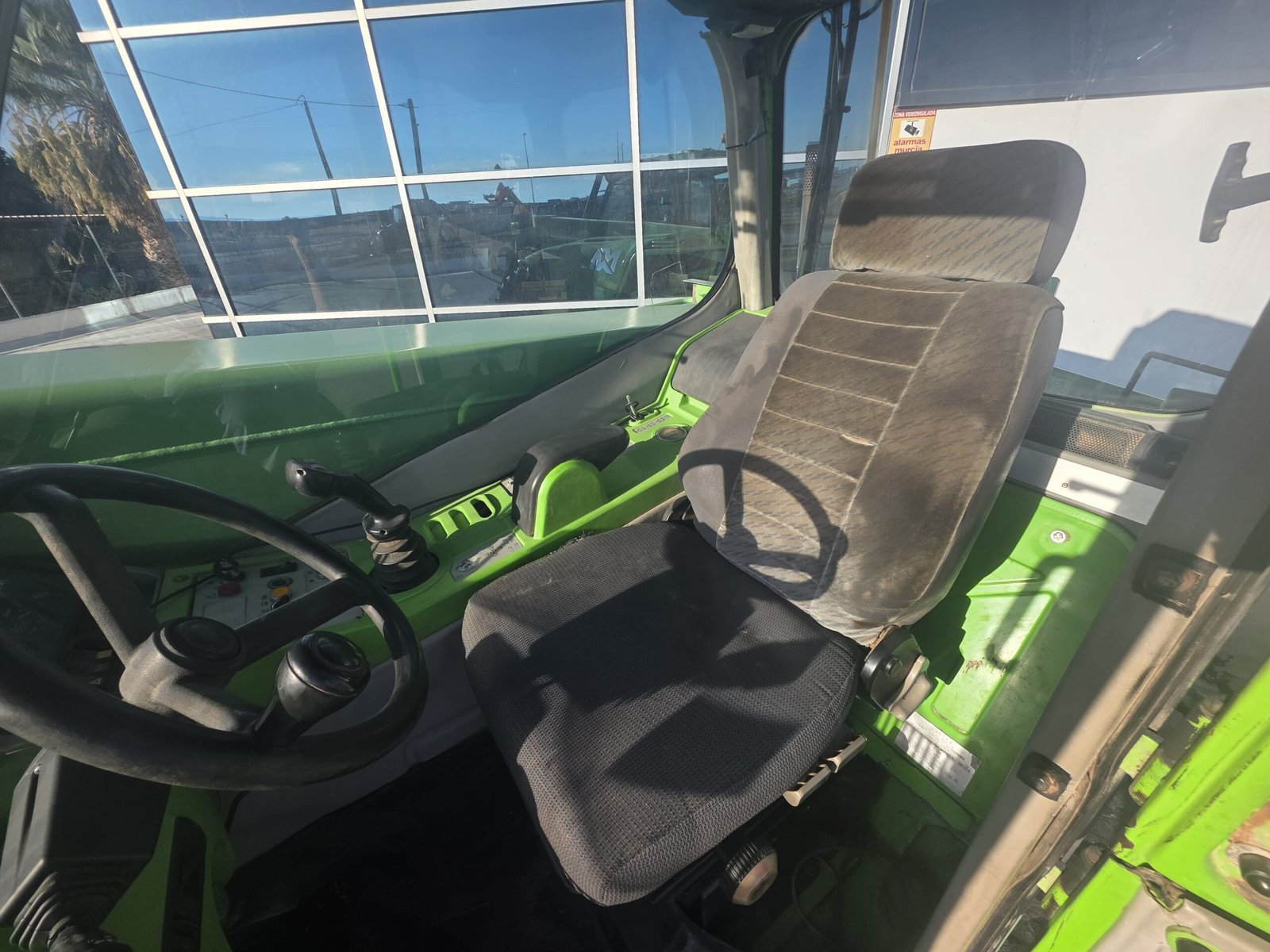 Interior Merlo P 34.10 Merlo P 34.10 aire acondicionado Merlo P 34.10 trabajando Merlo P 34.10 trabajos agrícolas Merlo P 34.10 para construcción