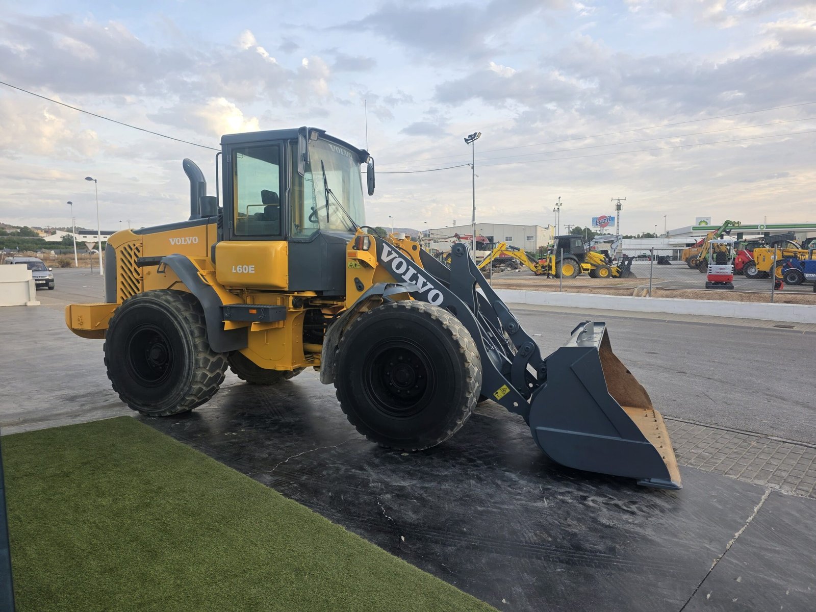 Volvo L60E usada Volvo L60E 2006 pala cargadora Volvo L60E pala Volvo L60E pala cargadora Volvo segunda mano