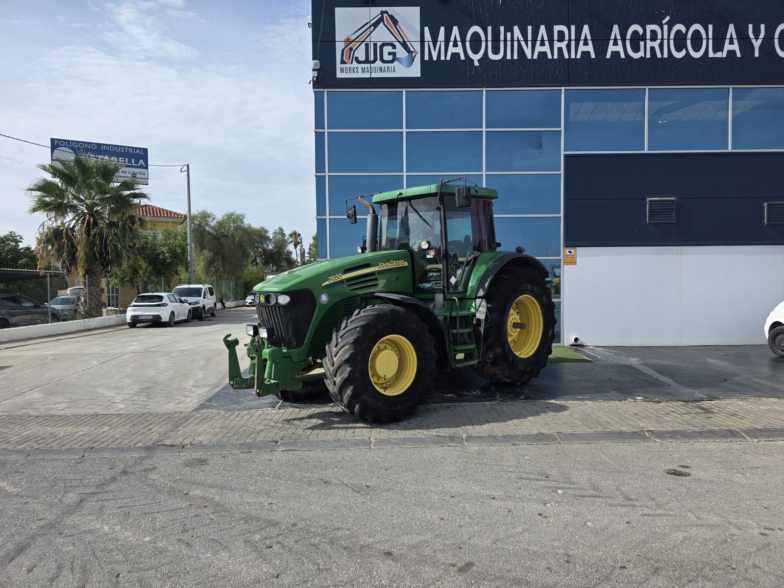 John Deere 7920 segunda mano Tractor John Deere 7920 John Deere 7920 año 2006 John Deere 7920 20.000 horas John Deere 7920 en venta John Deere 7920 de ocasión