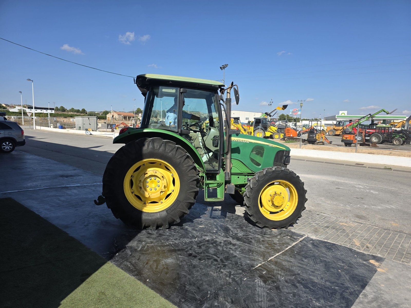 John Deere Serie 5020, tractor John Deere Serie 5020, tractor agrícola John Deere segunda mano, tractor agrícola con cabina, tractor agrícola con aire acondicionado, tractor agrícola usado, tractor agrícola de ocasión, tractor para agricultura, tractor para ganadería, tractor para transporte agrícola, tractor para preparación de terrenos, tractor para mantenimiento de fincas, tractor con motor John Deere, maquinaria agrícola John Deere, maquinaria agrícola segunda mano, John Deere 5820 segunda mano Murcia, tractor John Deere segunda mano Murcia, tractor agrícola segunda mano Murcia.